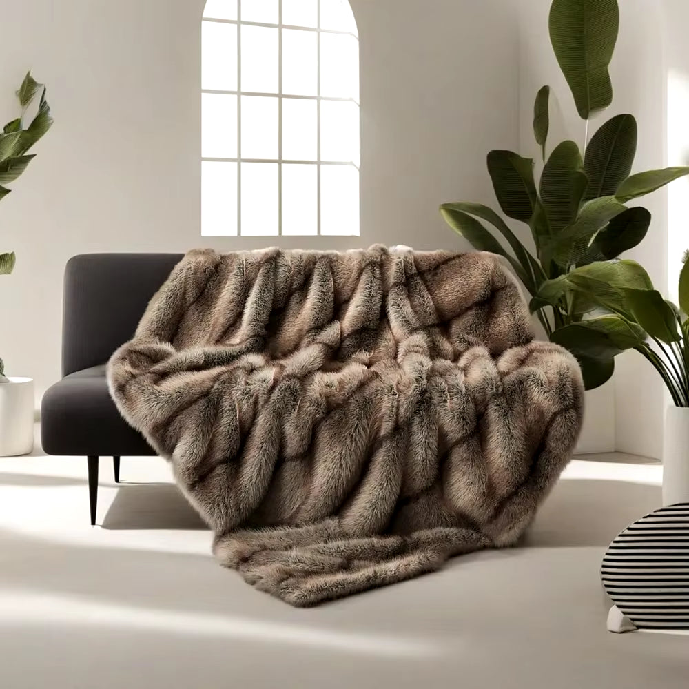 High-End Faux Fur Blanket - Elegant Plaid Design for Beds and Sofas, Perfect for Home Decor