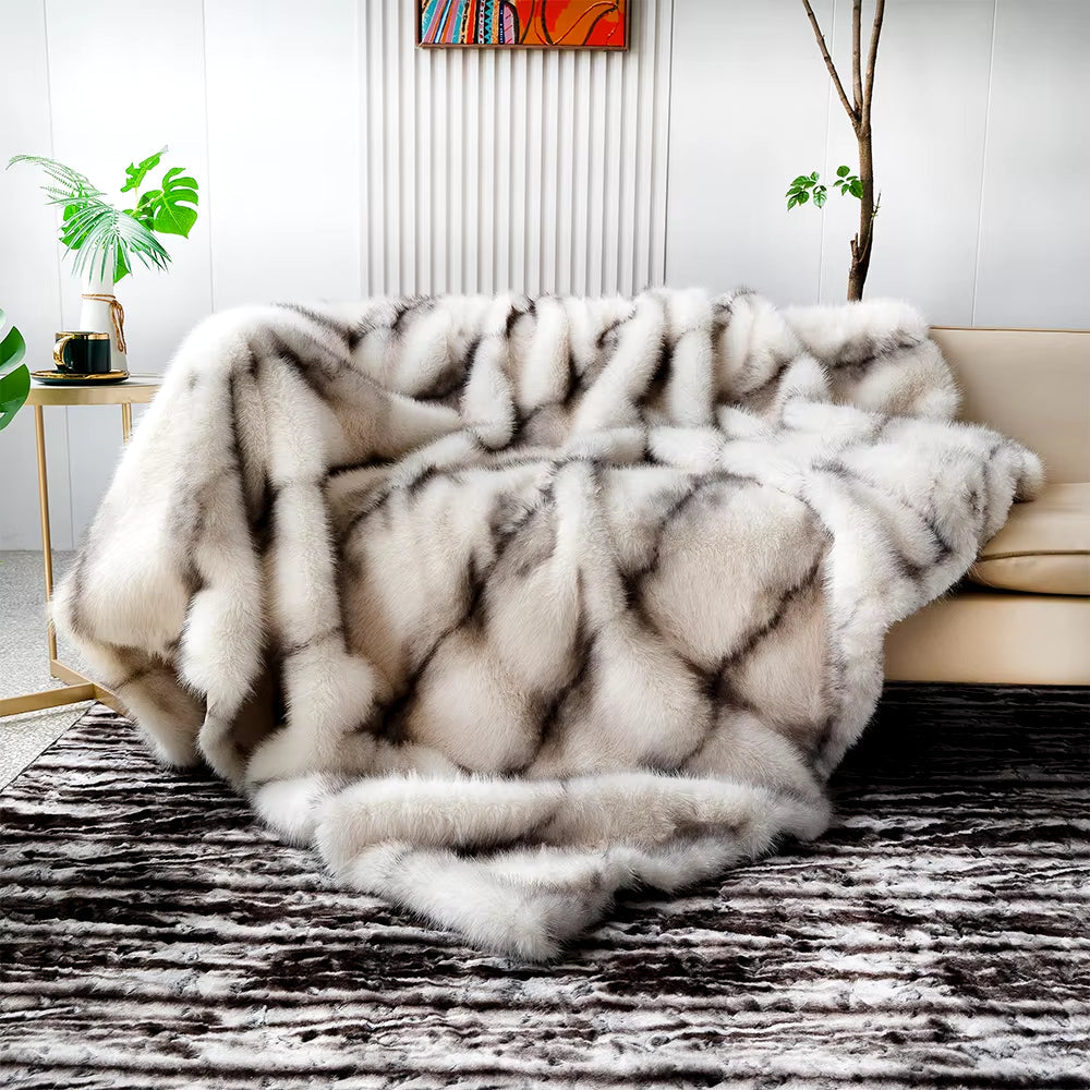 High-End Faux Fur Blanket - Elegant Plaid Design for Beds and Sofas, Perfect for Home Decor