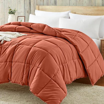 Reversible Twin Comforter in Plum and Light Purple - Ideal for Year-Round Comfort and Style